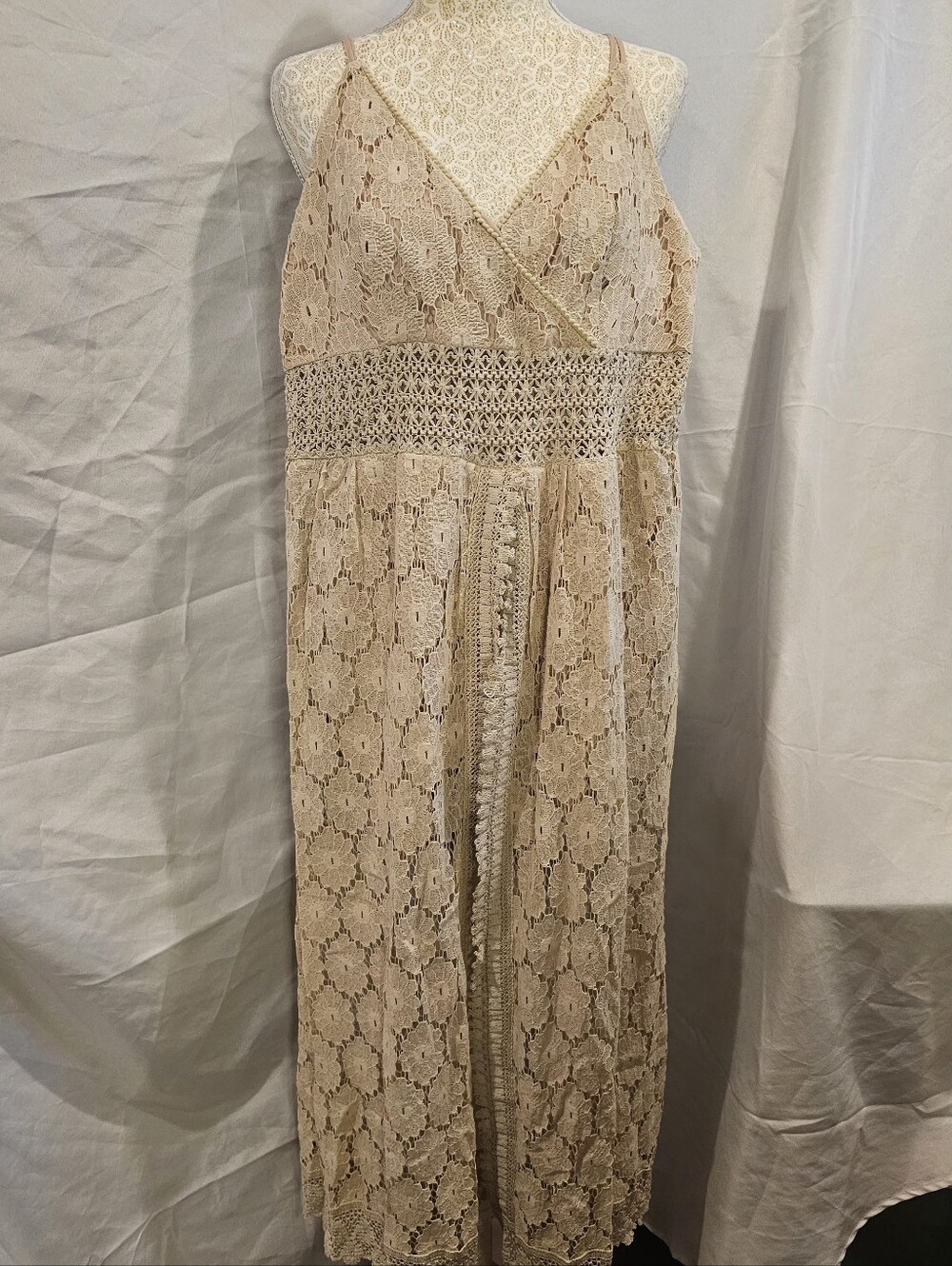 Cupshe Beige Lace Spaghetti-Strap Maxi Dress With Shorts